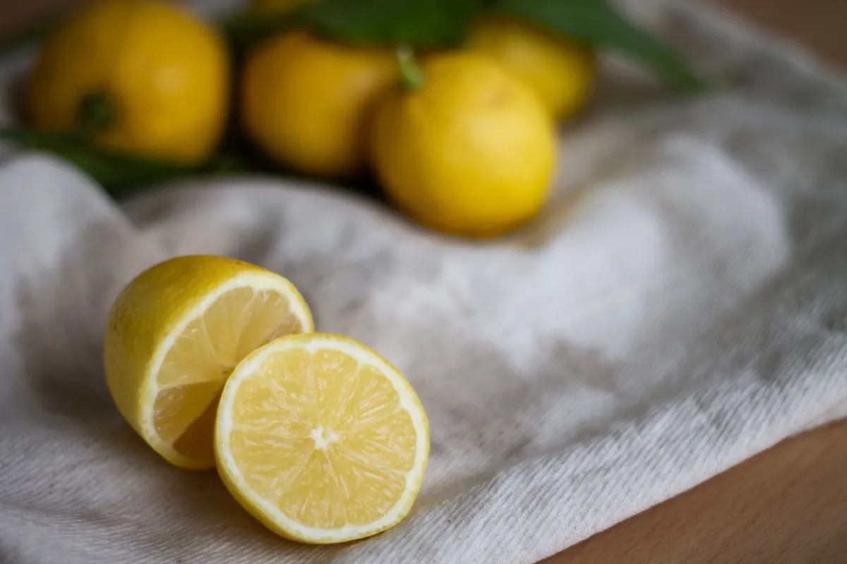 How to Make Meyer Lemon Marmalade: Low-Pectin Method and Flavor Tips